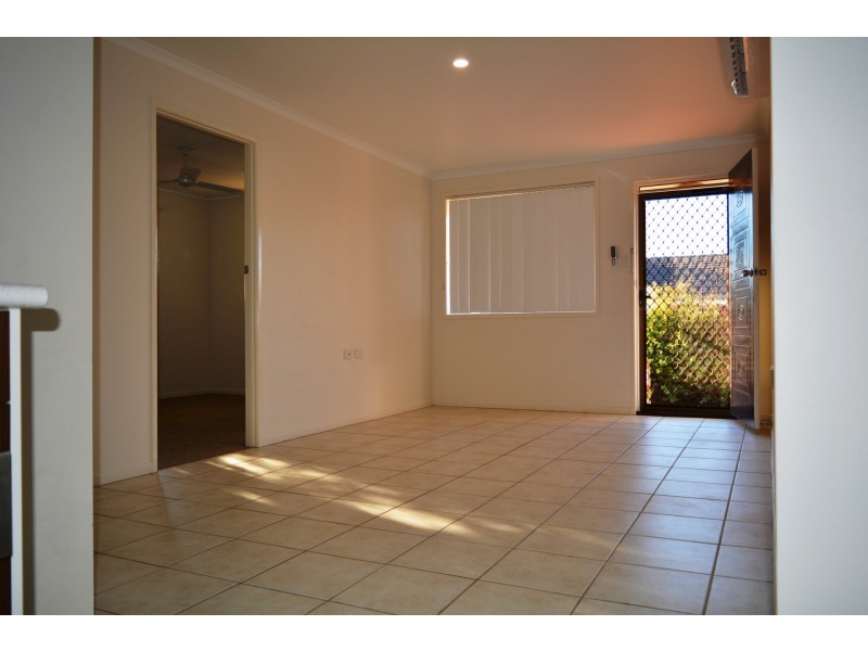 2/20 Kirklees Street, Newtown QLD 4350