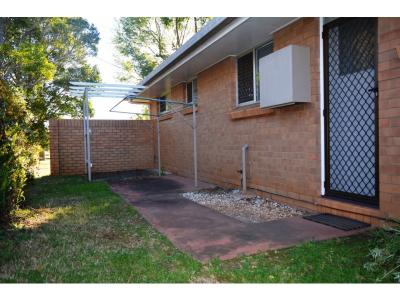 2/20 Kirklees Street, Newtown QLD 4350