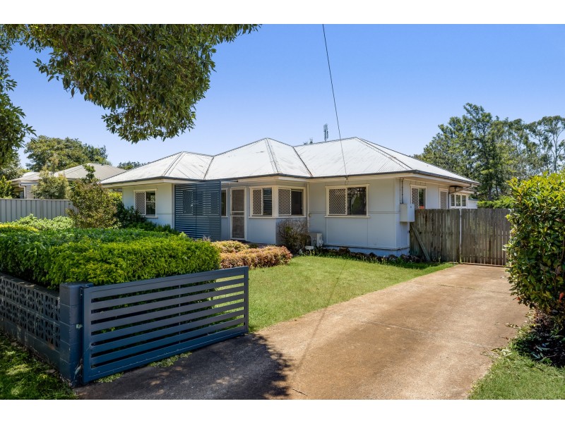 19 Warwick Street, Harristown QLD 4350