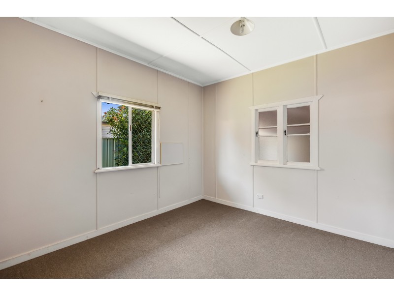 19 Warwick Street, Harristown QLD 4350