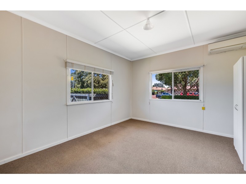 19 Warwick Street, Harristown QLD 4350