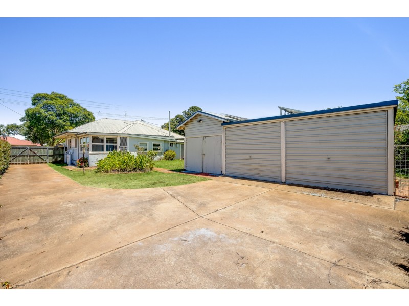 19 Warwick Street, Harristown QLD 4350