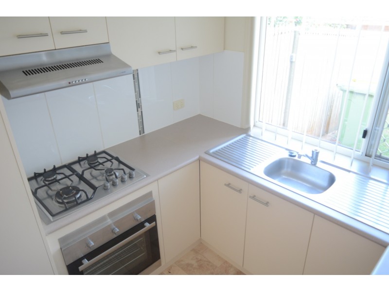 6/314 West Street, Kearneys Spring QLD 4350