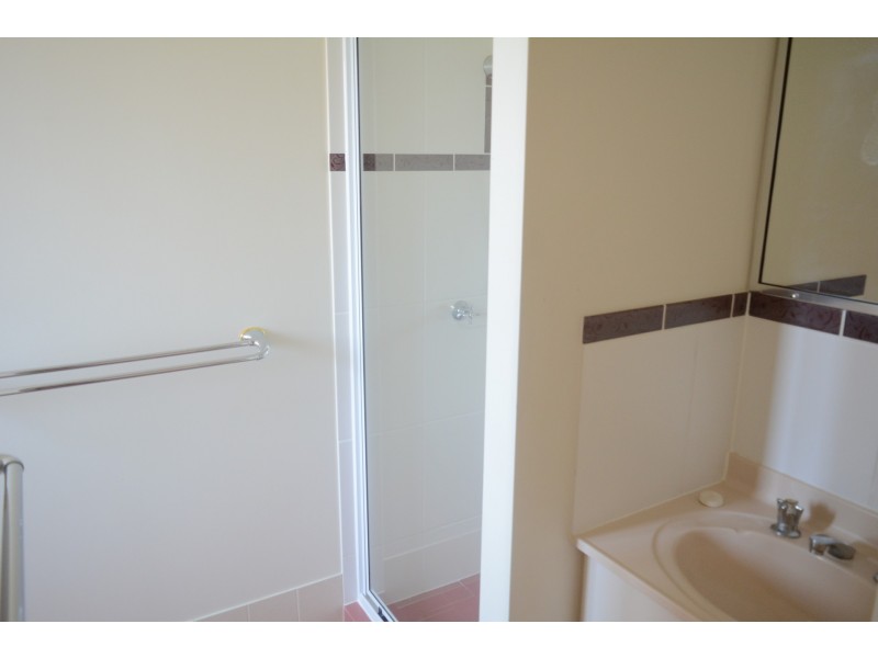 6/314 West Street, Kearneys Spring QLD 4350