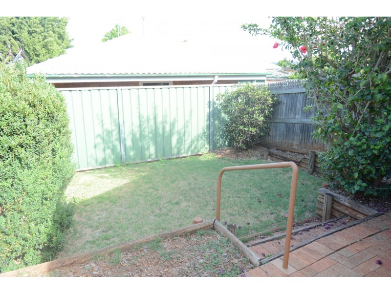 6/314 West Street, Kearneys Spring QLD 4350