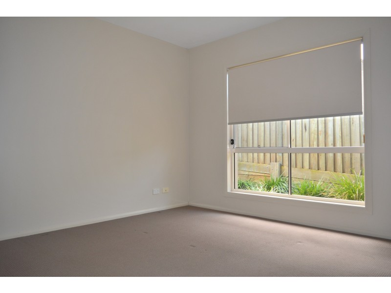 4/223 MacKenzie Street, Centenary Heights QLD 4350