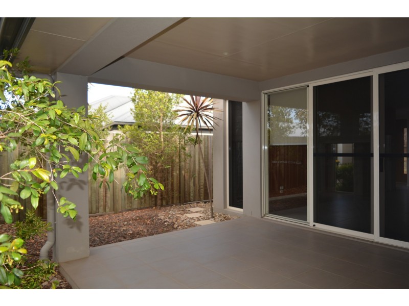 4/223 MacKenzie Street, Centenary Heights QLD 4350