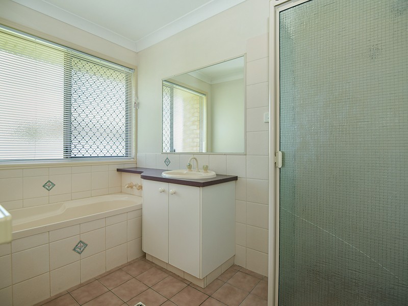 20 Mengel Court, Middle Ridge QLD 4350