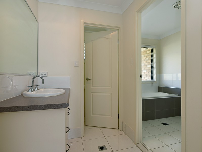 24 Tea Tree Court, Gowrie Junction QLD 4352