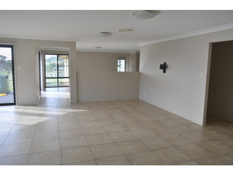 12 Roderick Street, Cotswold Hills QLD 4350