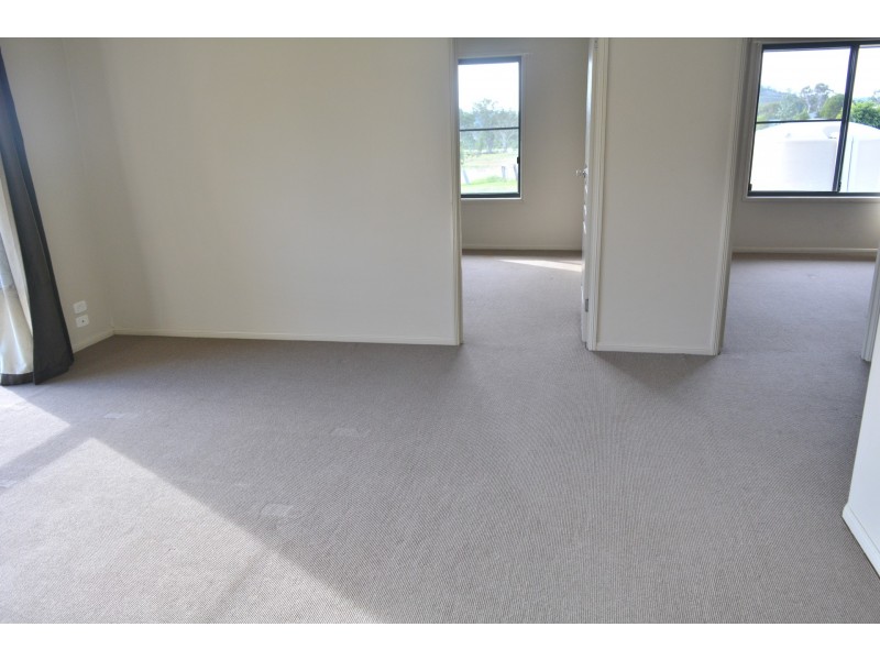 12 Roderick Street, Cotswold Hills QLD 4350