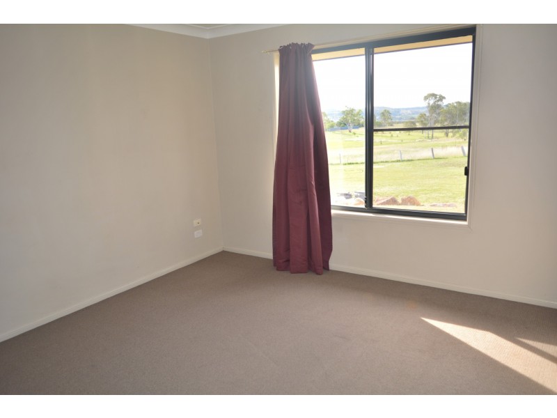 12 Roderick Street, Cotswold Hills QLD 4350