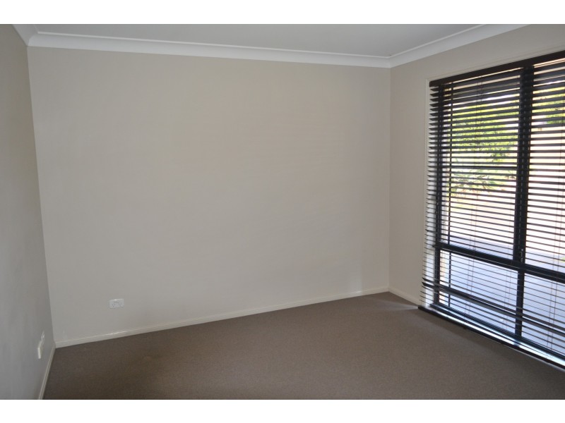 12 Roderick Street, Cotswold Hills QLD 4350