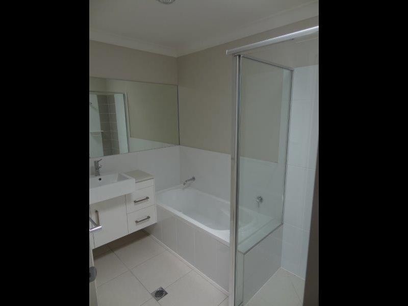 1/9 Wapiti Street, Kearneys Spring QLD 4350