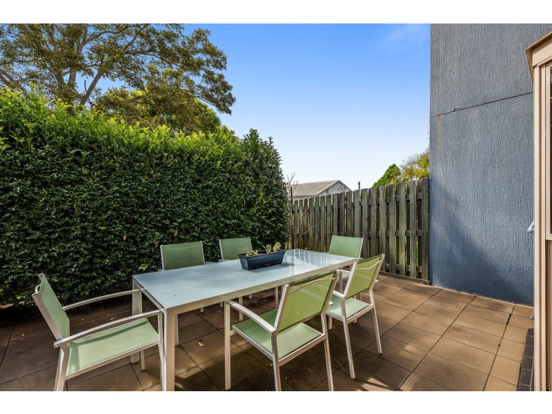 10/247 Herries Street, Newtown QLD 4350