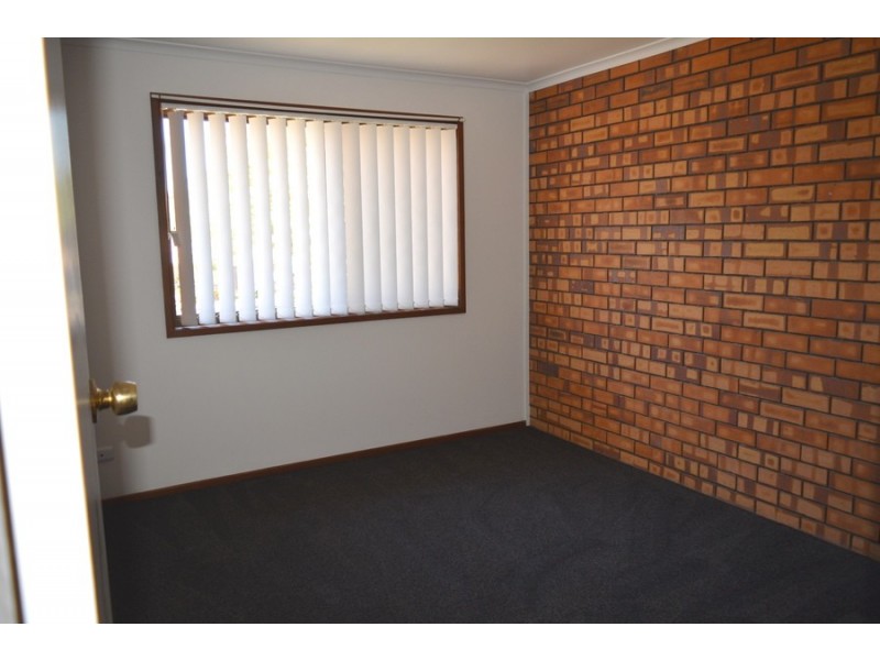 2/5 Agnes Street, Centenary Heights QLD 4350