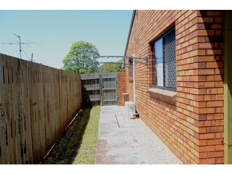 2/5 Agnes Street, Centenary Heights QLD 4350