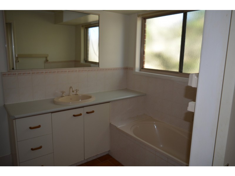 18 Kayser Court, Darling Heights QLD 4350