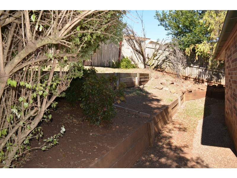 18 Kayser Court, Darling Heights QLD 4350