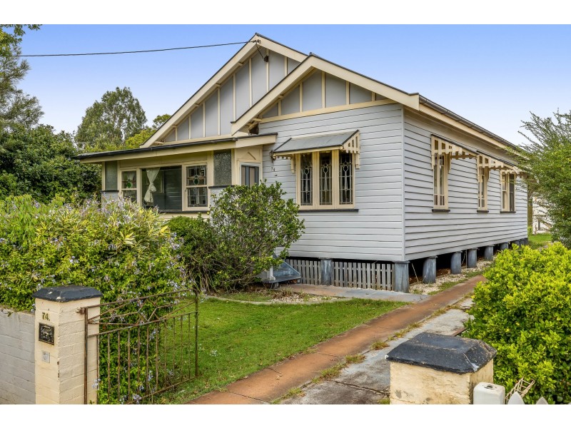 74 Taylor Street, Newtown QLD 4350