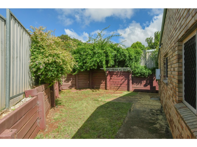 2/5 Quinlan Court, Darling Heights QLD 4350