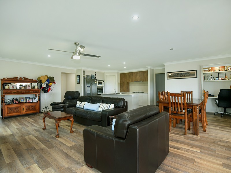 6a Pascoe Lane, Harlaxton QLD 4350