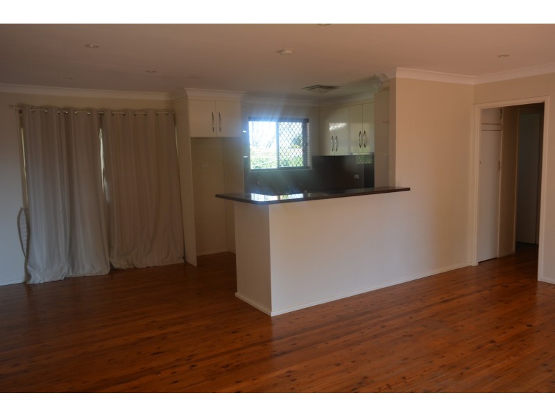 13 Fourth Avenue, Harristown QLD 4350