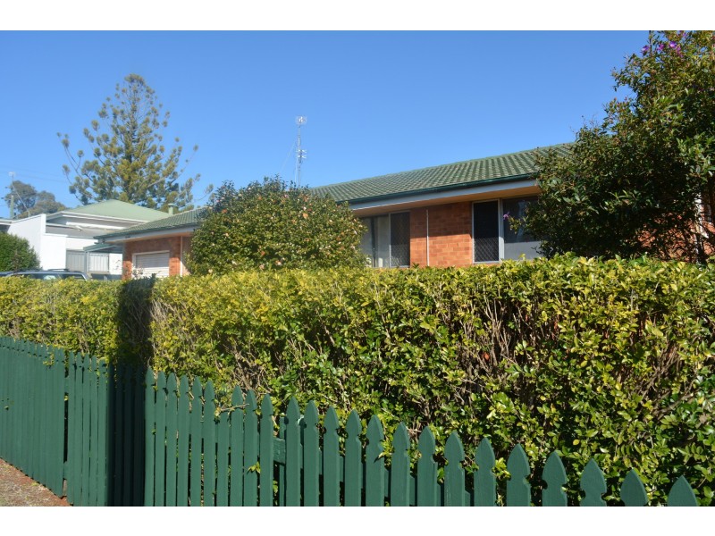 13 Fourth Avenue, Harristown QLD 4350