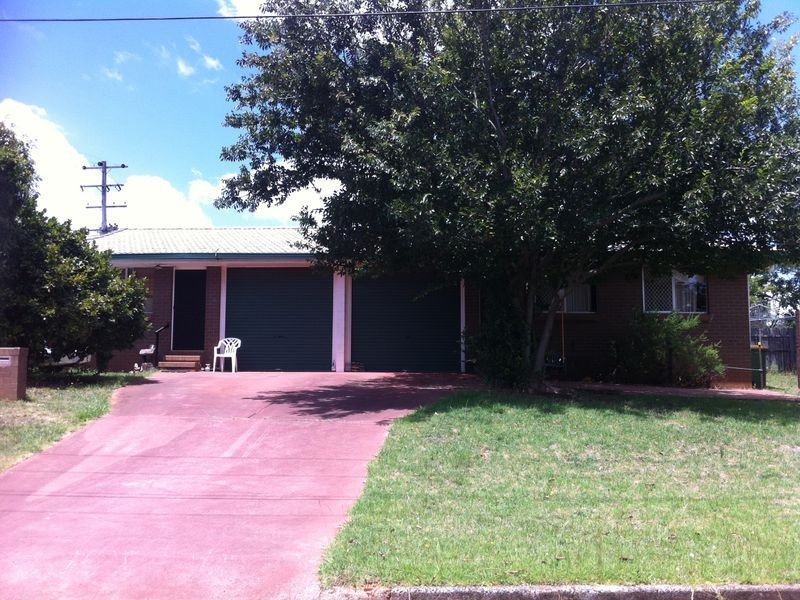 1/13 Muir Street, Harlaxton QLD 4350