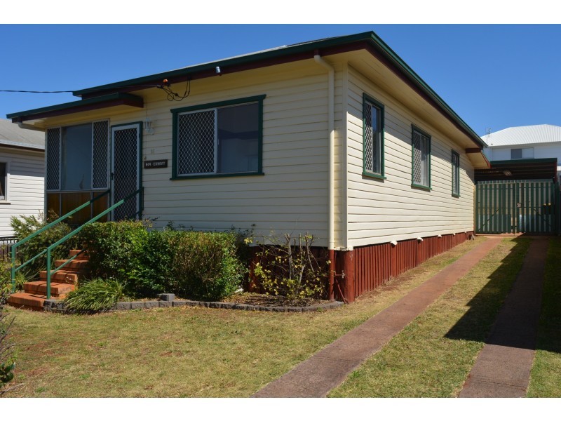 15 Blackdown Street, Harristown QLD 4350