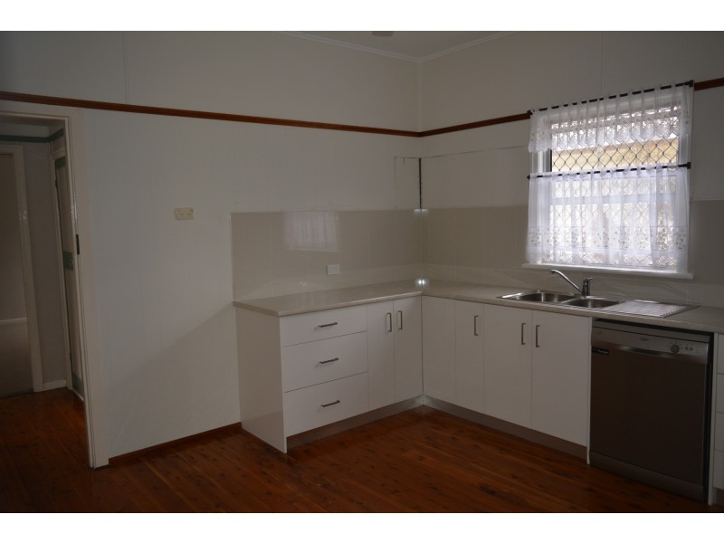 15 Blackdown Street, Harristown QLD 4350