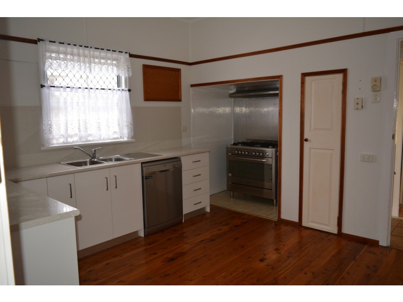 15 Blackdown Street, Harristown QLD 4350