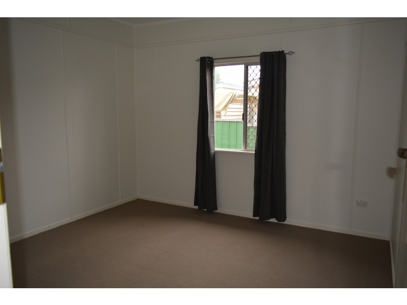 15 Blackdown Street, Harristown QLD 4350