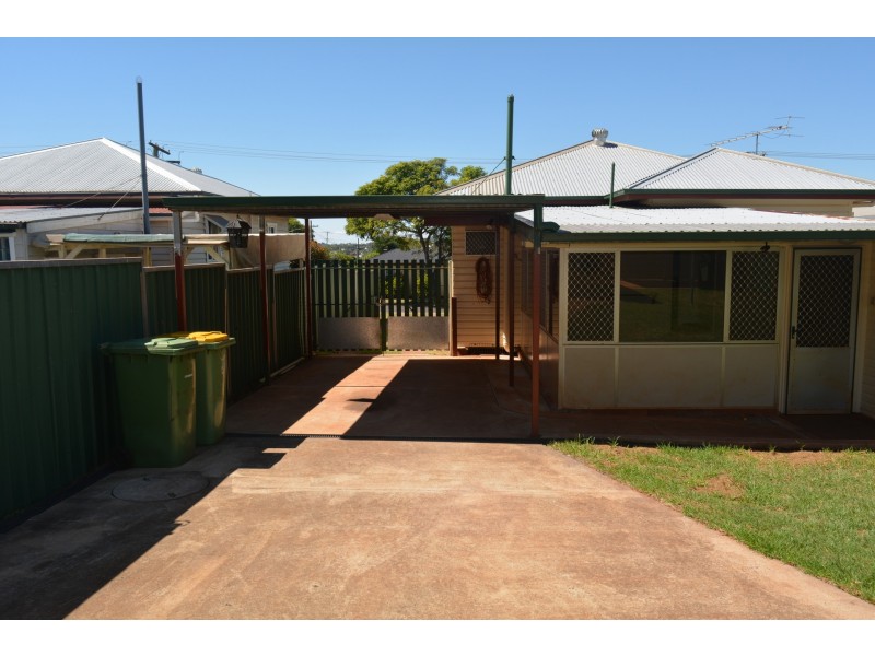 15 Blackdown Street, Harristown QLD 4350