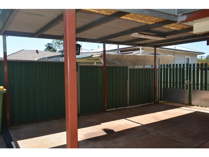15 Blackdown Street, Harristown QLD 4350