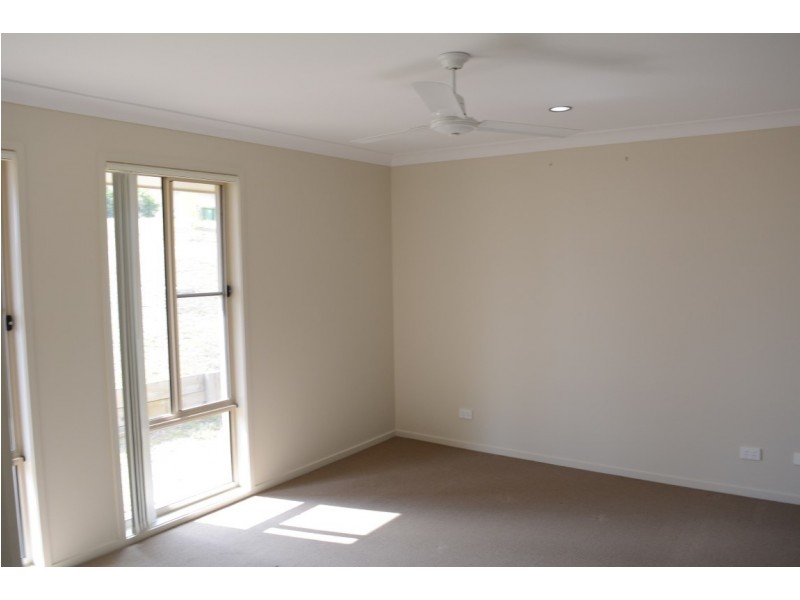 12 Cooranga Street, Glenvale QLD 4350