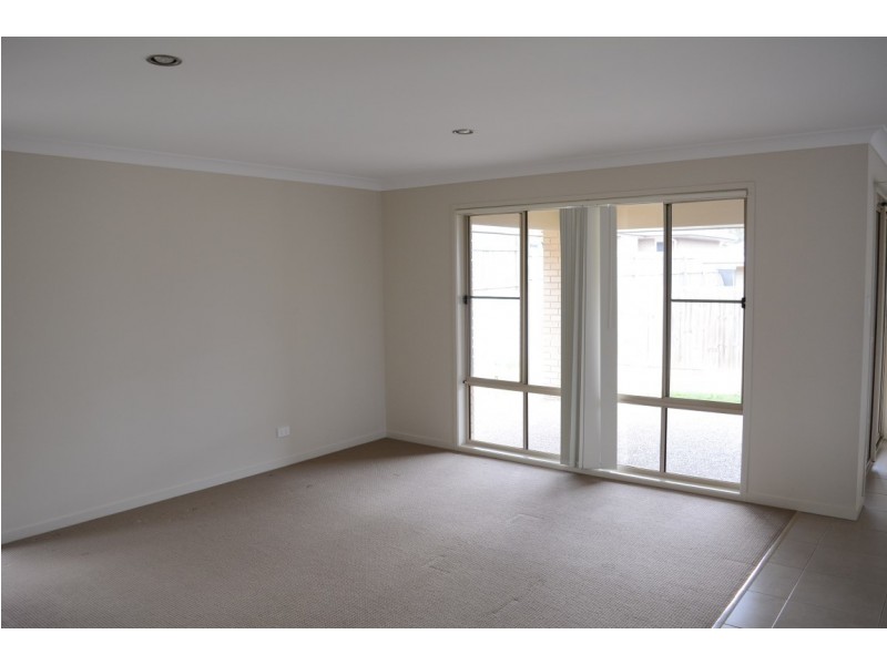 12 Cooranga Street, Glenvale QLD 4350