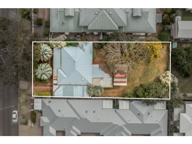 336 Hume Street, Centenary Heights QLD 4350