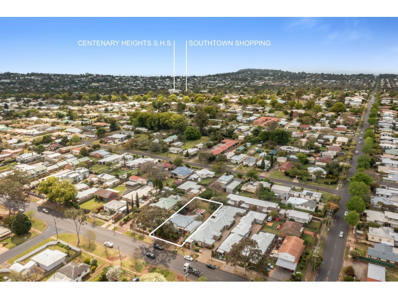 336 Hume Street, Centenary Heights QLD 4350