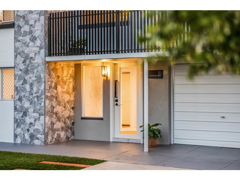 51 Alford Street, Mount Lofty QLD 4350