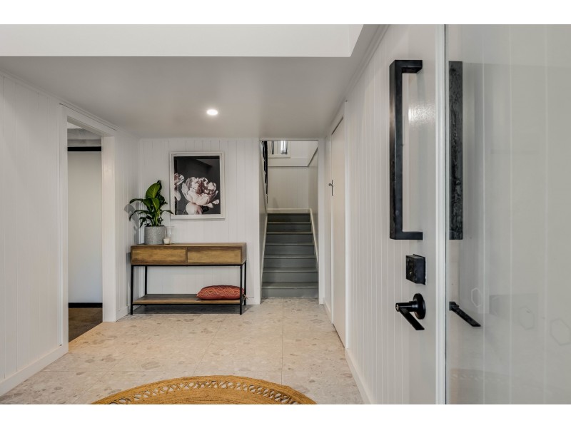 51 Alford Street, Mount Lofty QLD 4350