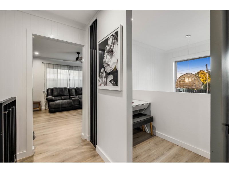 51 Alford Street, Mount Lofty QLD 4350