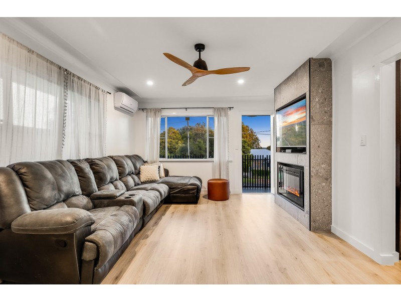 51 Alford Street, Mount Lofty QLD 4350