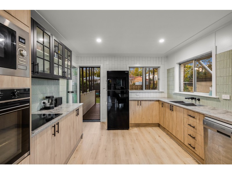 51 Alford Street, Mount Lofty QLD 4350