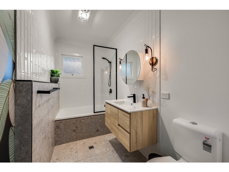 51 Alford Street, Mount Lofty QLD 4350