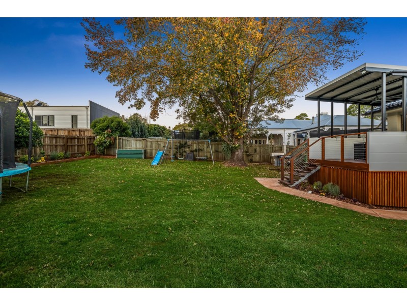 51 Alford Street, Mount Lofty QLD 4350