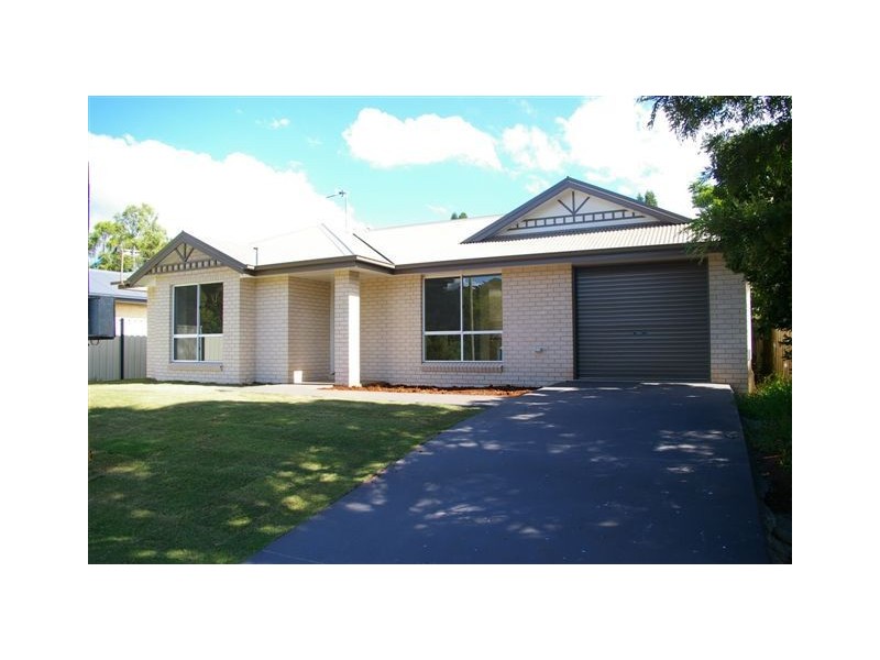 10 Chopin Street, Rockville QLD 4350