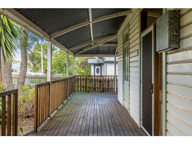 15 Edward Street, East Toowoomba QLD 4350