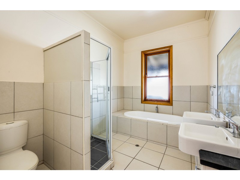 15 Edward Street, East Toowoomba QLD 4350