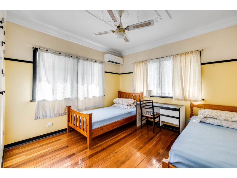 6 Vera Street, Newtown QLD 4350